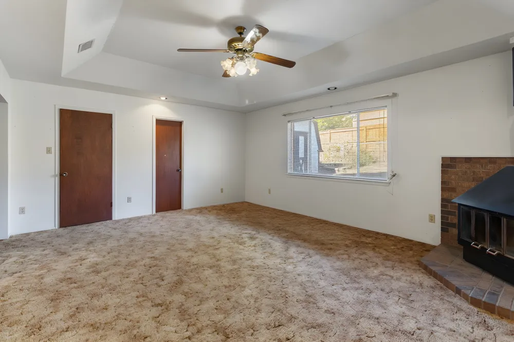 840 Comal Avenue White Settlement, TX 76108