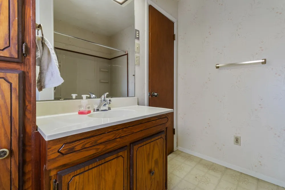 840 Comal Avenue White Settlement, TX 76108