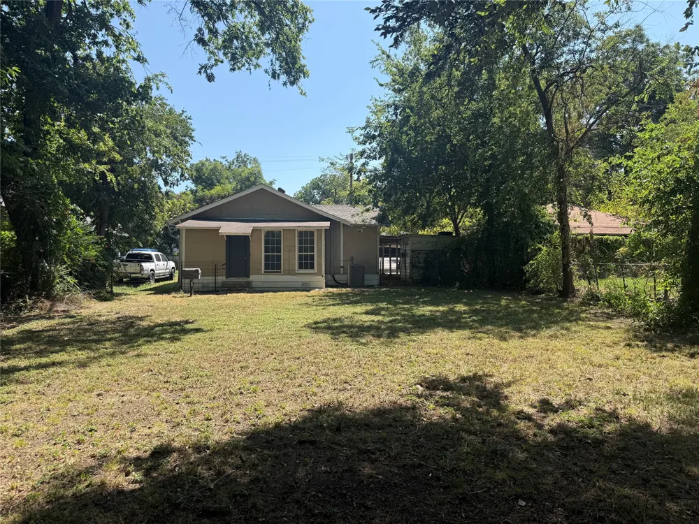 1005 Dodson Street Gainesville, TX 76240