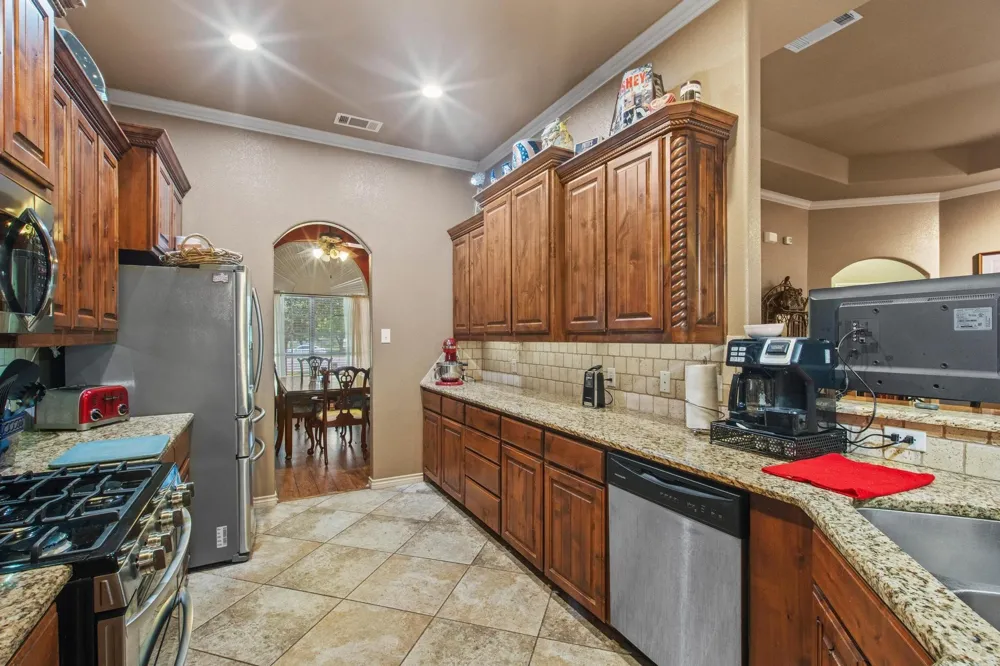 112 Knight Court Springtown, TX 76082