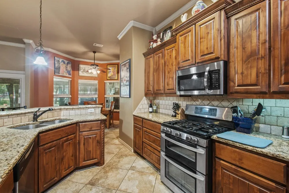 112 Knight Court Springtown, TX 76082