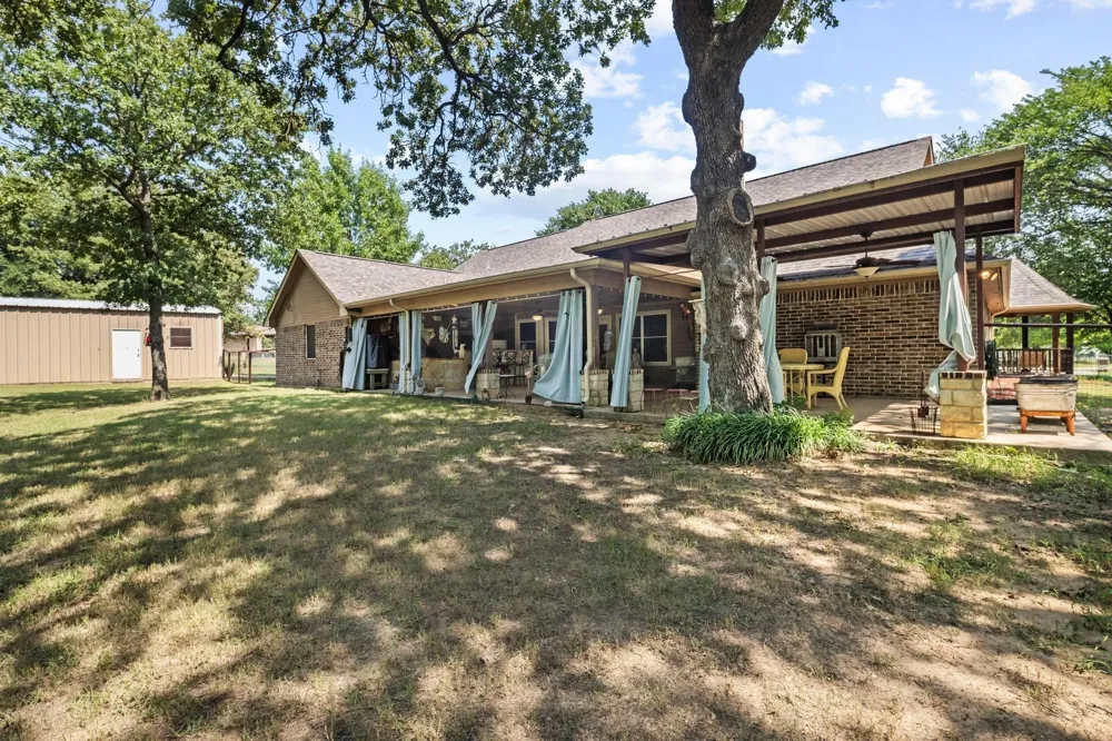 112 Knight Court Springtown, TX 76082