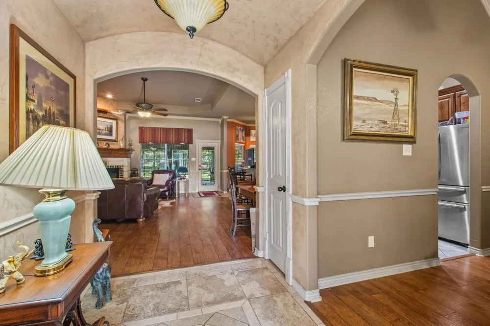 112 Knight Court Springtown, TX 76082