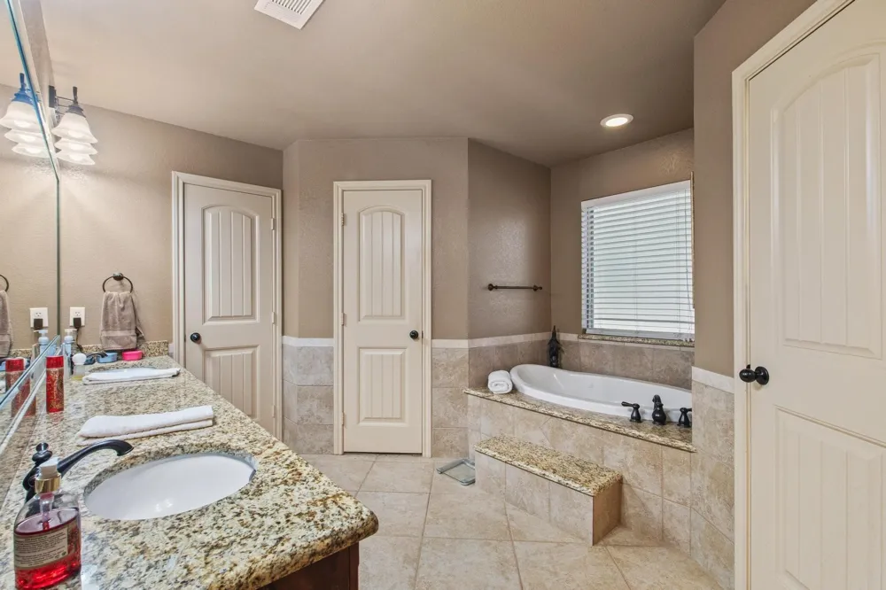 112 Knight Court Springtown, TX 76082