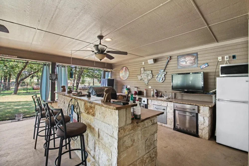 112 Knight Court Springtown, TX 76082