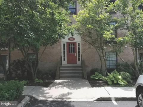 932 WASHINGTON #32