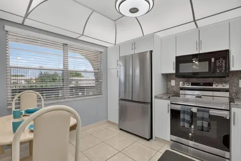 2304 LUCAYA LANE #L4