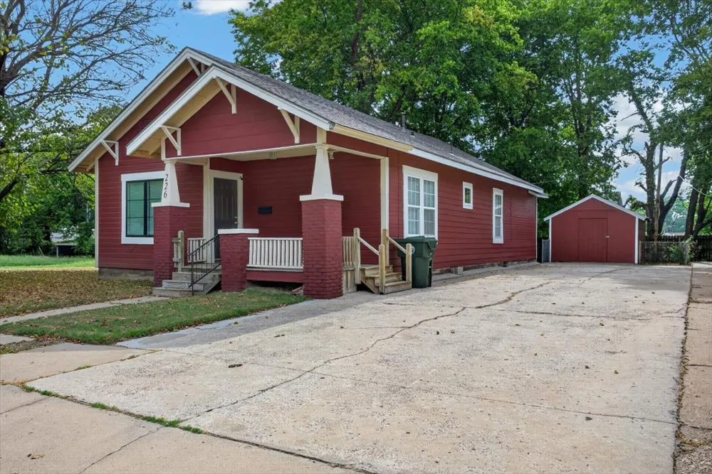 226 G STREET Muskogee, OK 74403