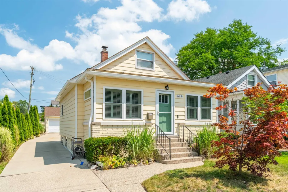 628 Notre Dame Street Grosse Pointe City, MI 48230