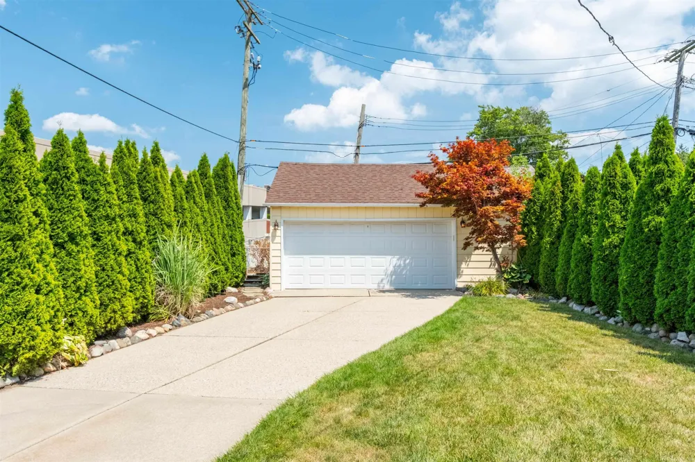 628 Notre Dame Street Grosse Pointe City, MI 48230