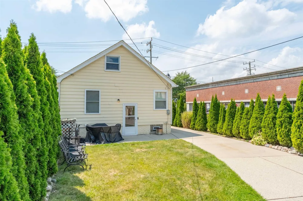 628 Notre Dame Street Grosse Pointe City, MI 48230