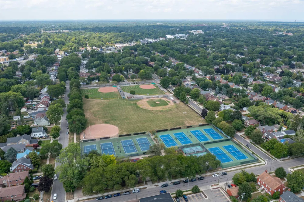 628 Notre Dame Street Grosse Pointe City, MI 48230