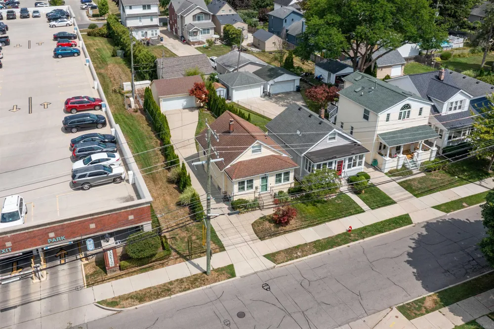 628 Notre Dame Street Grosse Pointe City, MI 48230