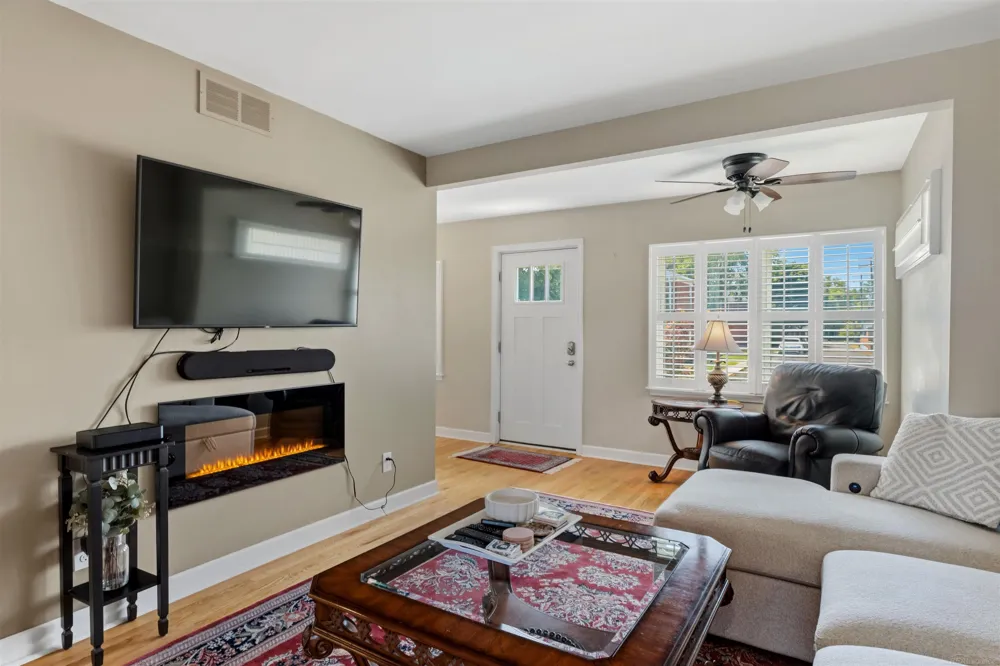 628 Notre Dame Street Grosse Pointe City, MI 48230