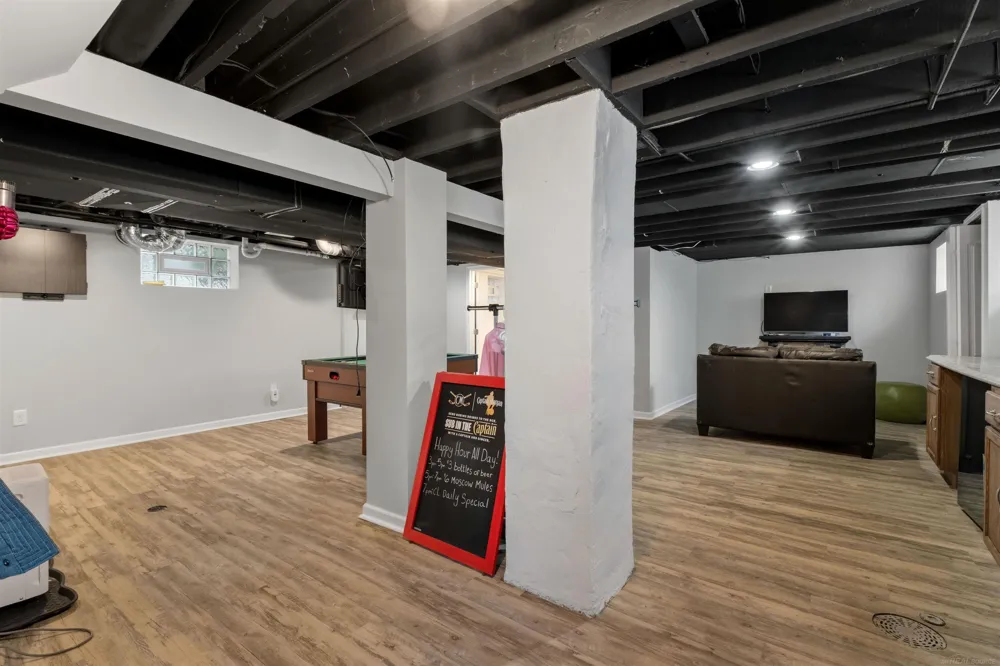 628 Notre Dame Street Grosse Pointe City, MI 48230