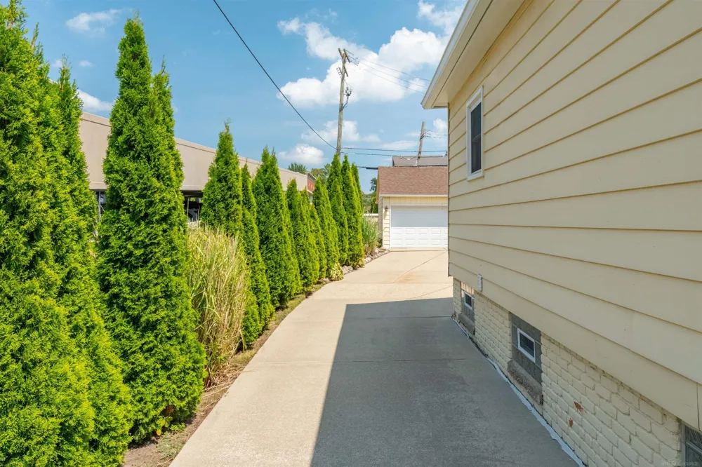 628 Notre Dame Street Grosse Pointe City, MI 48230