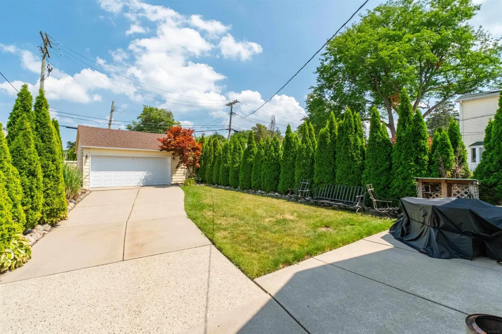 628 Notre Dame Street Grosse Pointe City, MI 48230