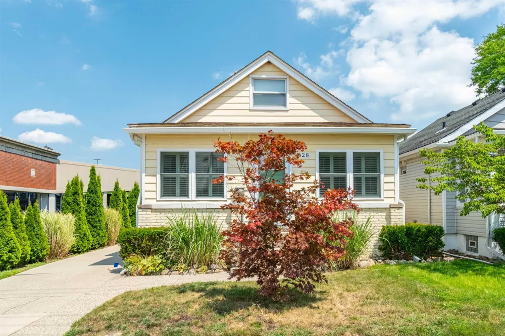 628 Notre Dame Street Grosse Pointe City, MI 48230