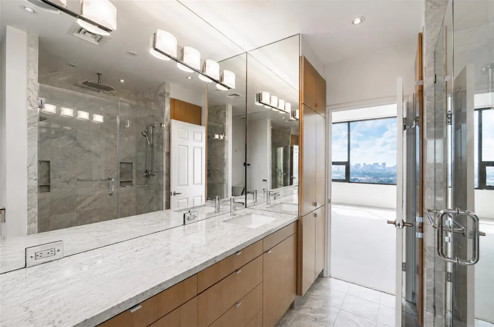 14 Greenway Plaza #19P Houston, TX 77046