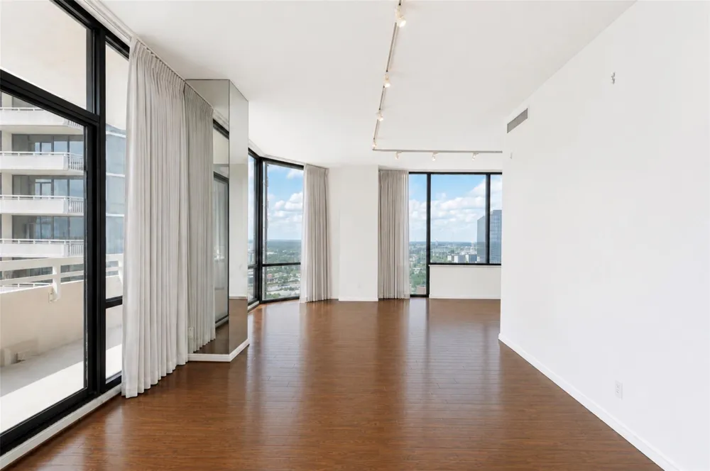 14 Greenway Plaza #19P Houston, TX 77046