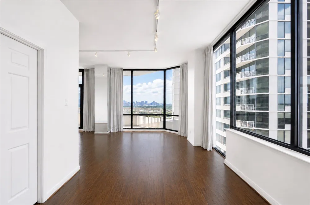 14 Greenway Plaza #19P Houston, TX 77046