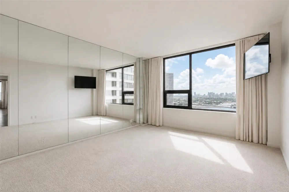 14 Greenway Plaza #19P Houston, TX 77046