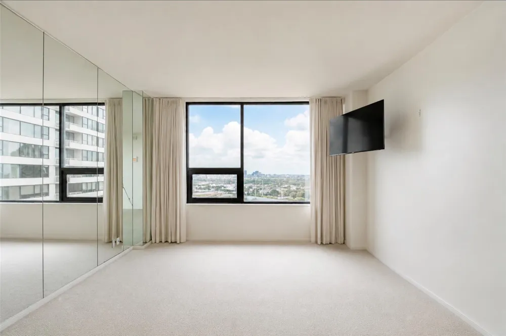 14 Greenway Plaza #19P Houston, TX 77046