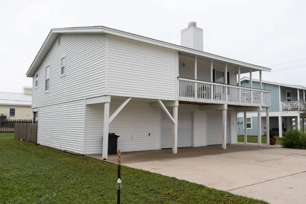 16721 Edward Teach Road Jamaica Beach, TX 77554