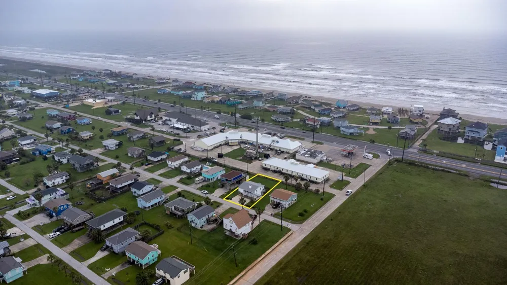 16721 Edward Teach Road Jamaica Beach, TX 77554