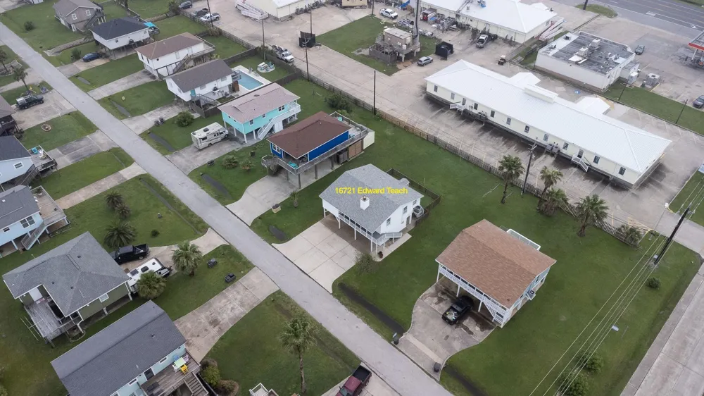 16721 Edward Teach Road Jamaica Beach, TX 77554