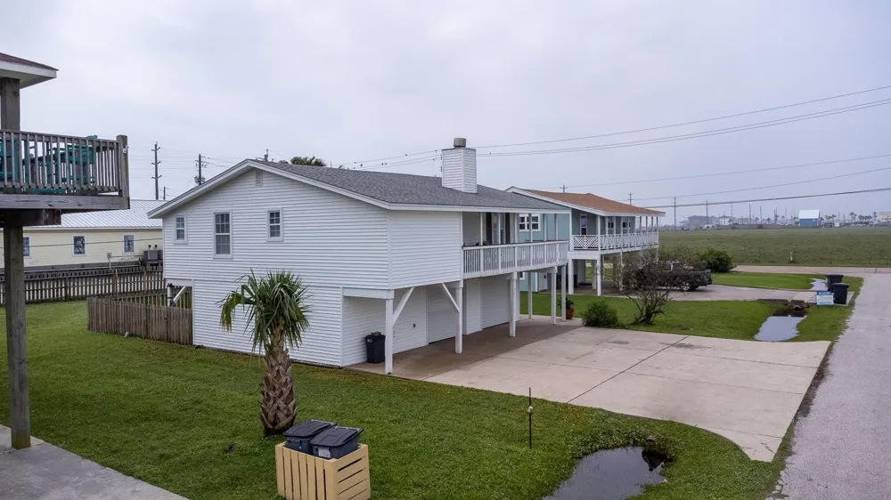 16721 Edward Teach Road Jamaica Beach, TX 77554