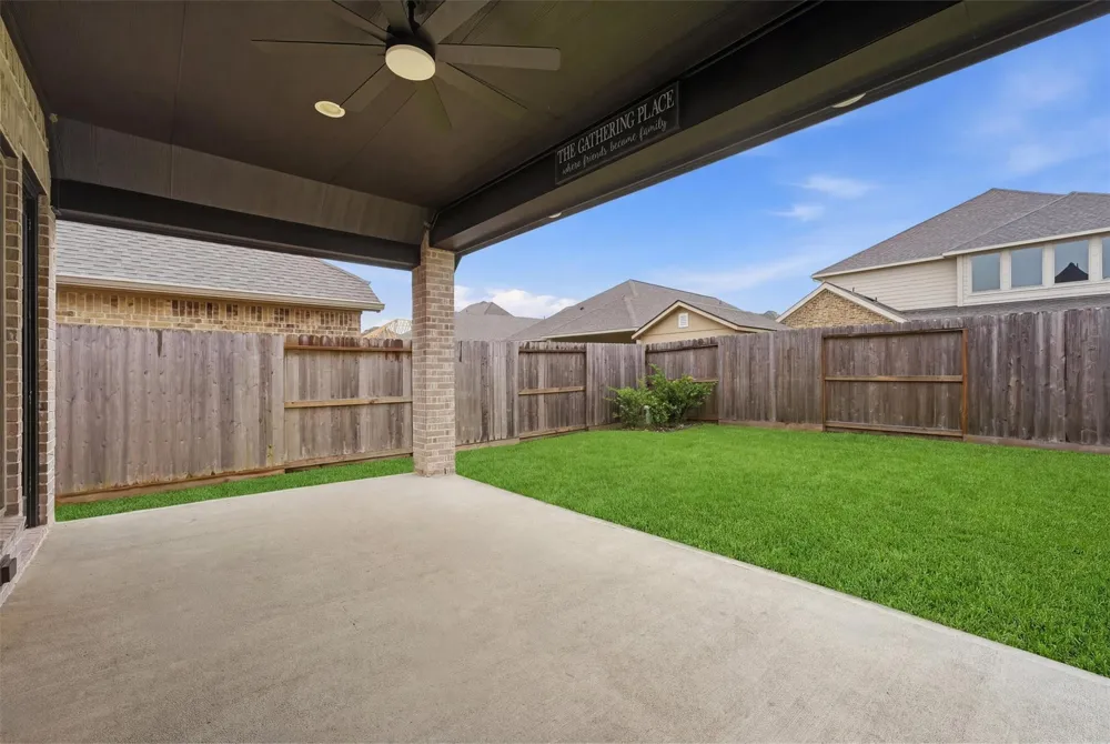 12318 Palmetto Drive Mont Belvieu, TX 77523