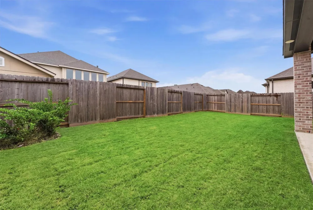 12318 Palmetto Drive Mont Belvieu, TX 77523