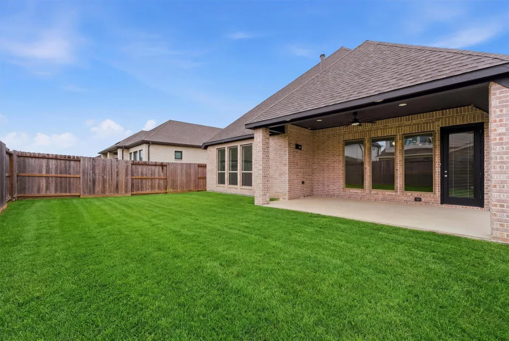 12318 Palmetto Drive Mont Belvieu, TX 77523