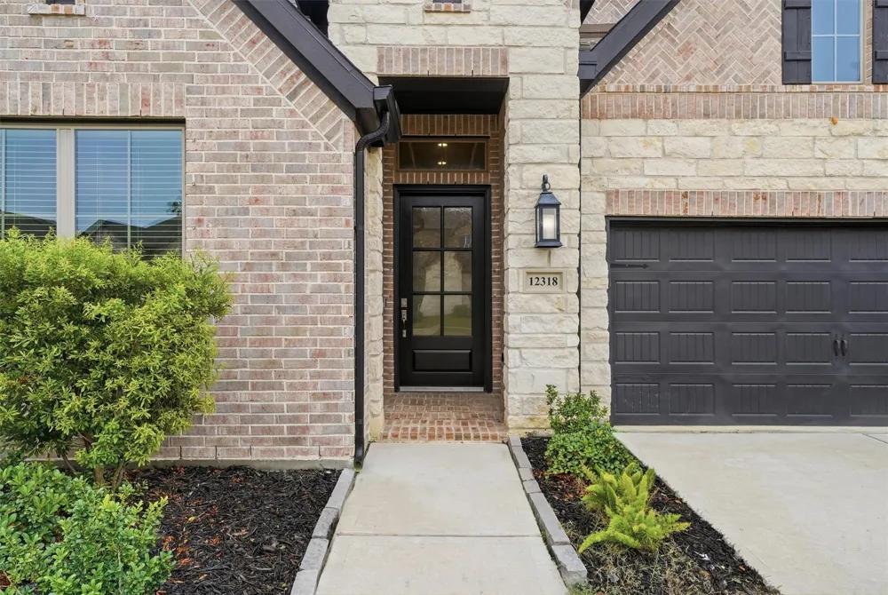 12318 Palmetto Drive Mont Belvieu, TX 77523