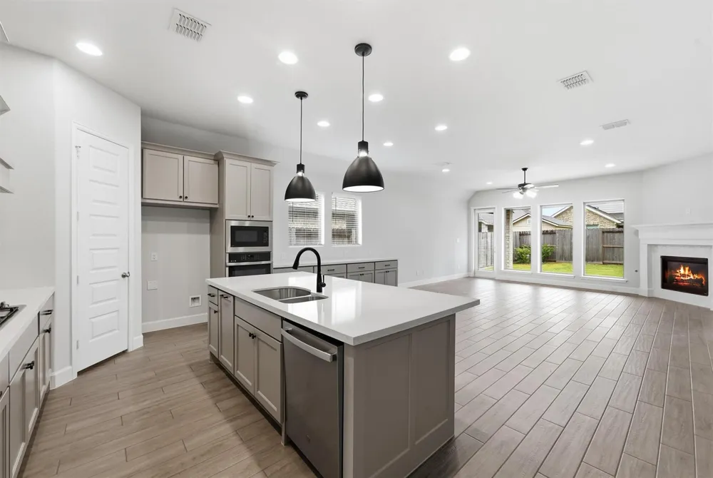 12318 Palmetto Drive Mont Belvieu, TX 77523