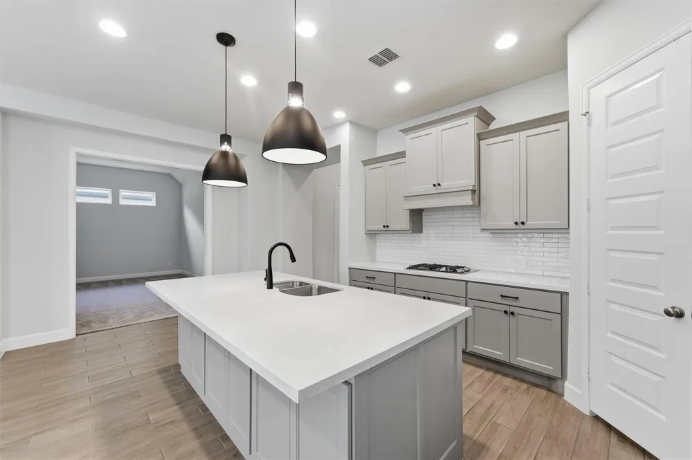 12318 Palmetto Drive Mont Belvieu, TX 77523