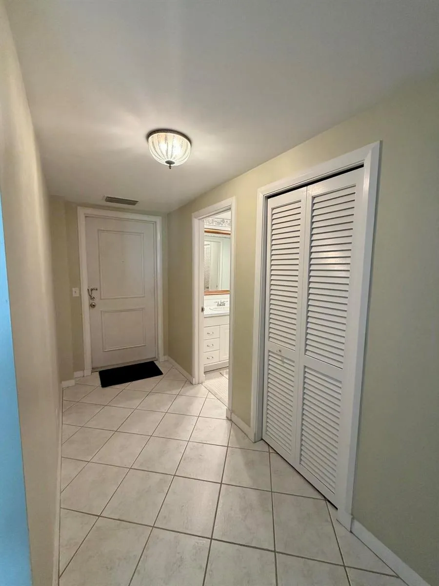 5400 Ocean Drive Singer Island, FL 33404