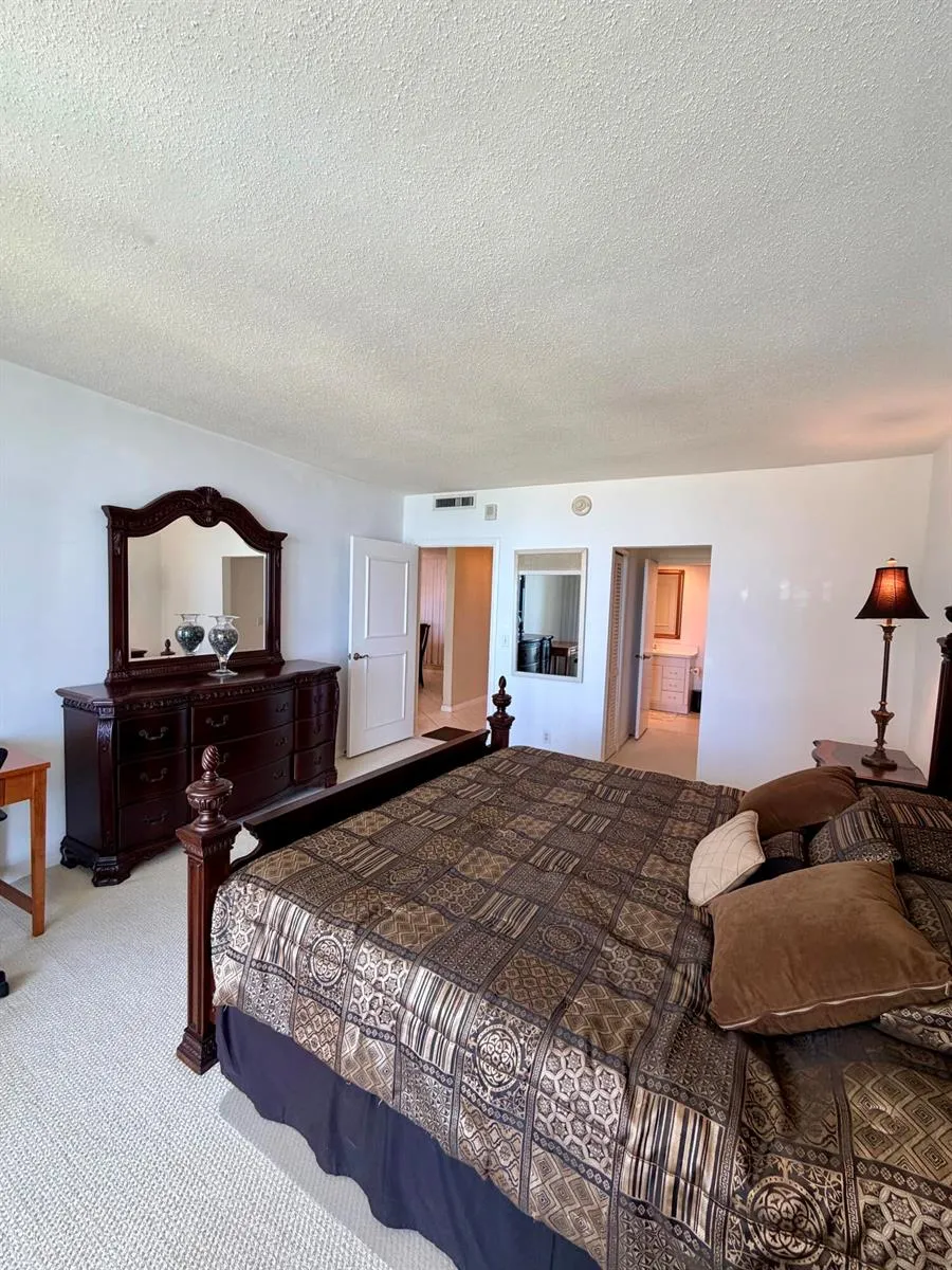 5400 Ocean Drive Singer Island, FL 33404