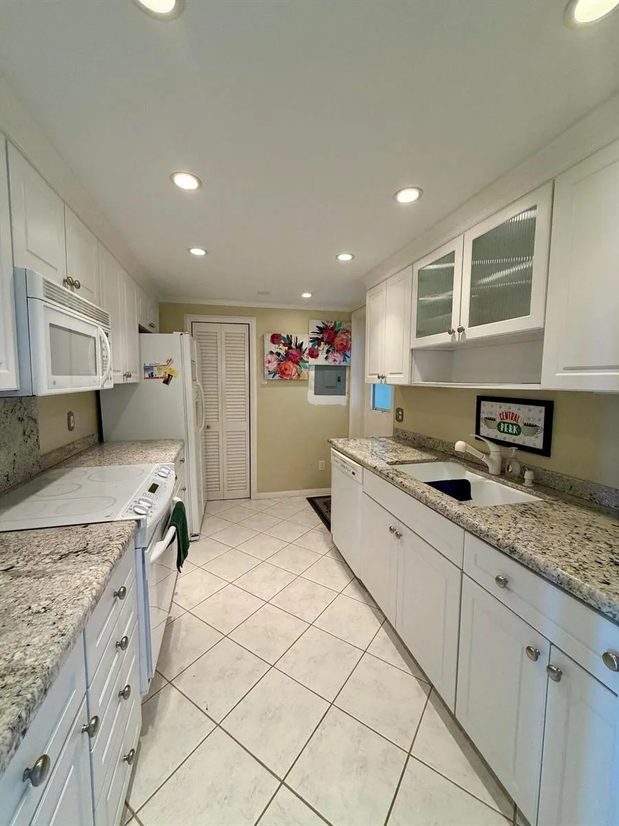 5400 Ocean Drive Singer Island, FL 33404