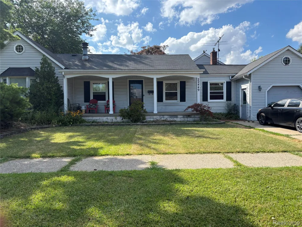 22449 Marine Avenue E Eastpointe City, MI 48021