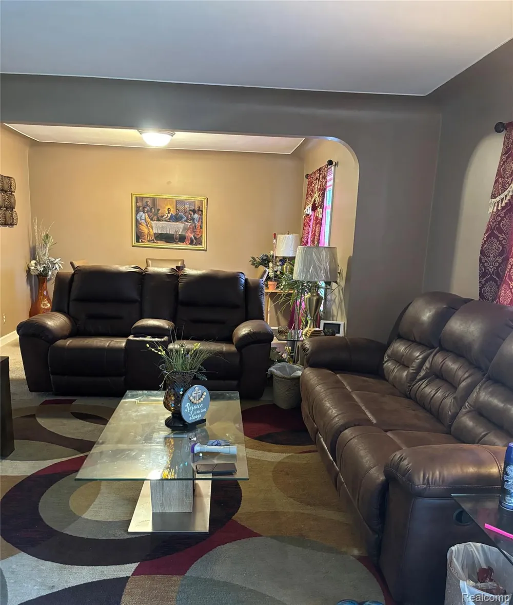 22449 Marine Avenue E Eastpointe City, MI 48021