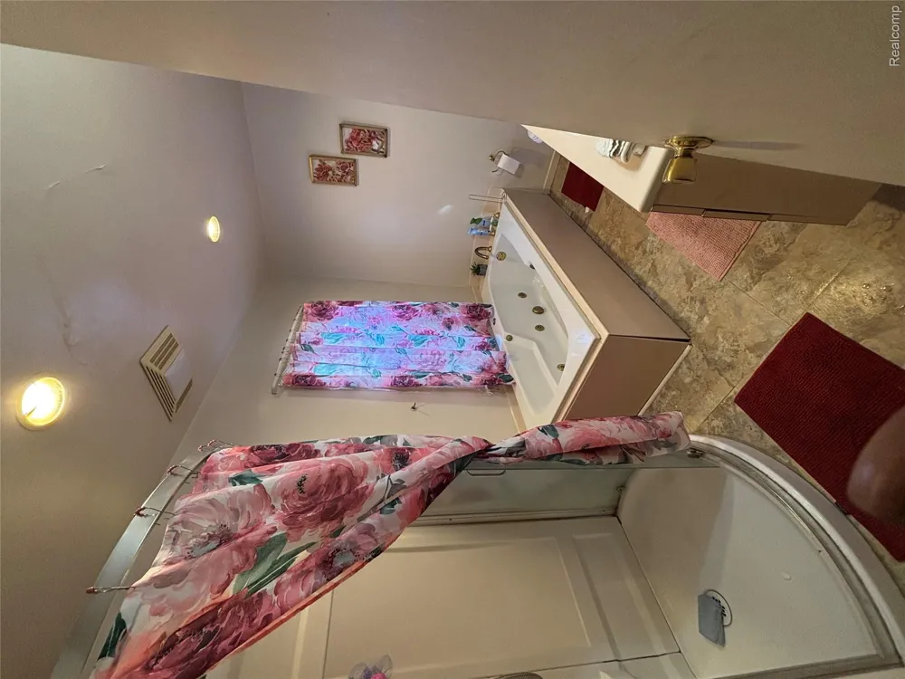 22449 Marine Avenue E Eastpointe City, MI 48021