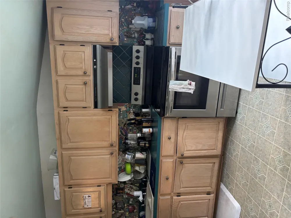 22449 Marine Avenue E Eastpointe City, MI 48021