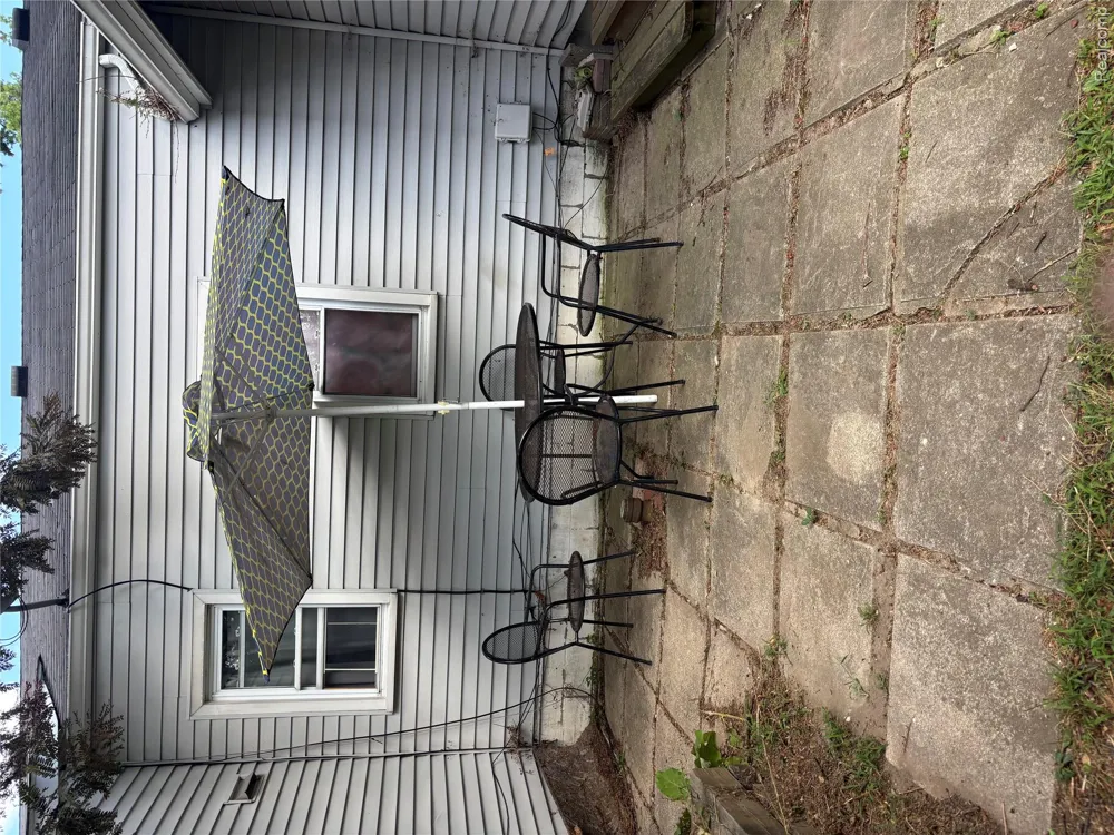 22449 Marine Avenue E Eastpointe City, MI 48021