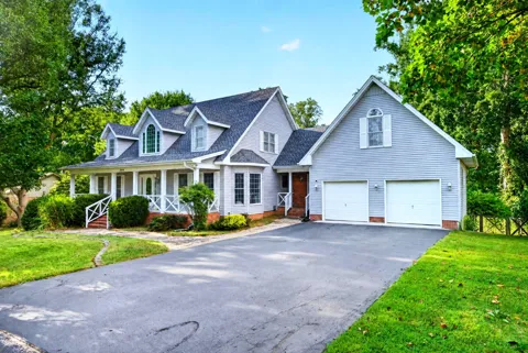 366 Martin Pl