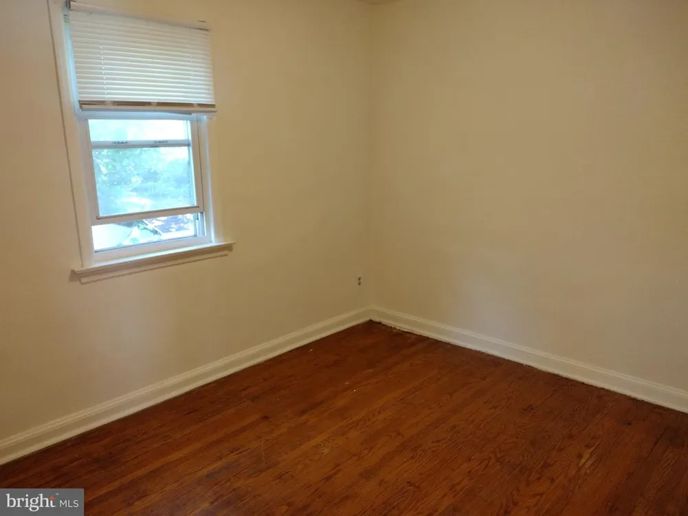 16 S CANNON DRIVE Wilmington, DE 19809