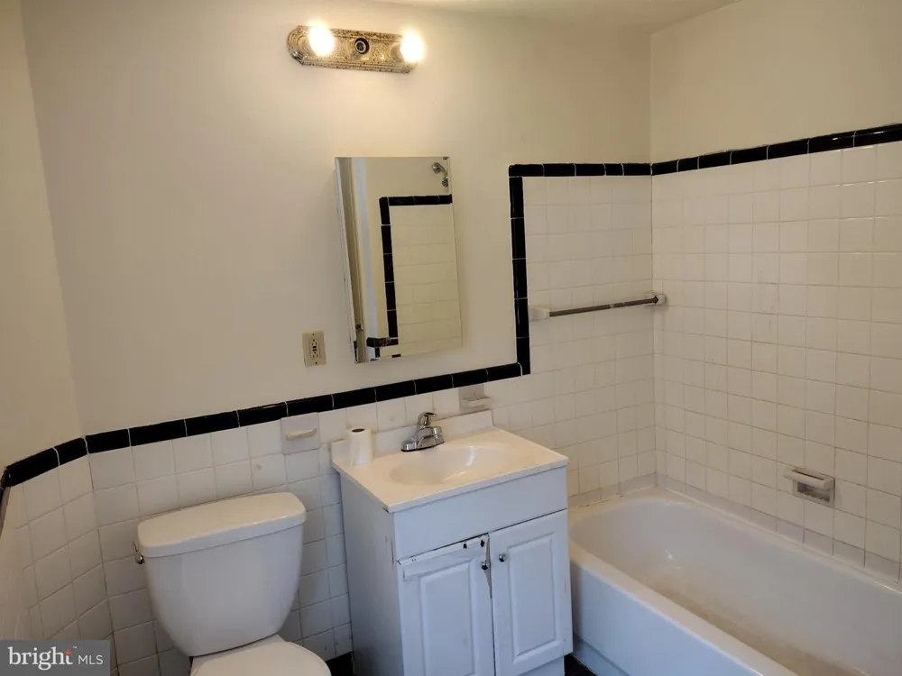 16 S CANNON DRIVE Wilmington, DE 19809