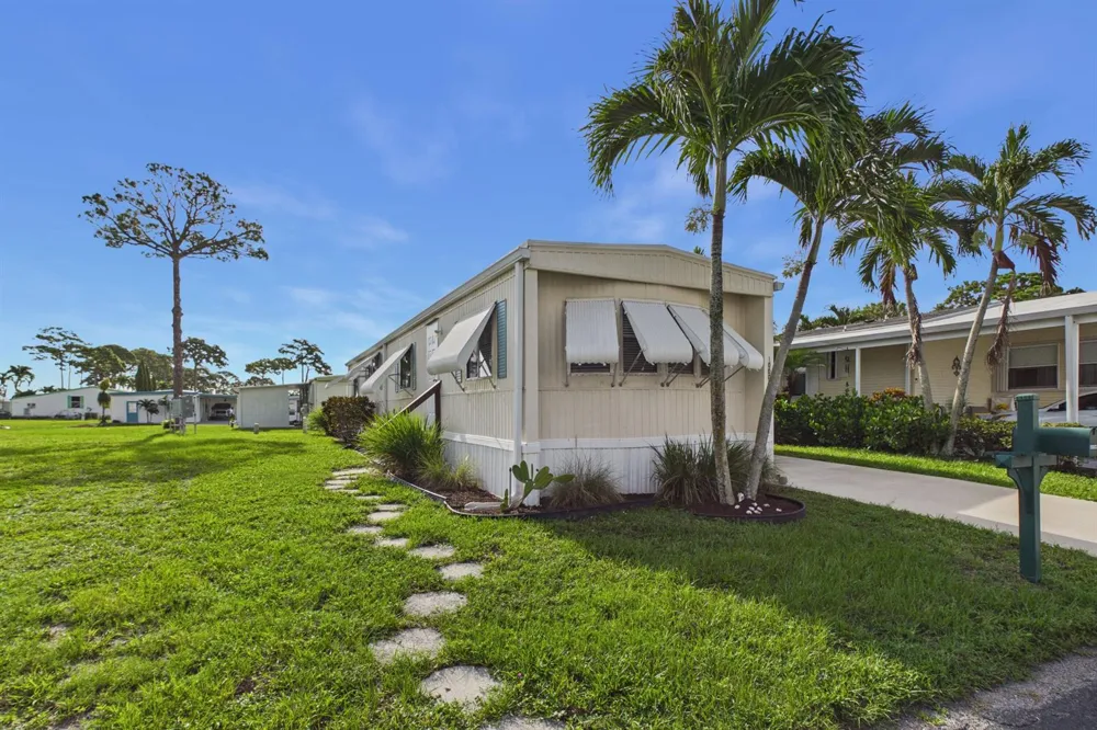 10003 Granada Bay Boynton Beach, FL 33436