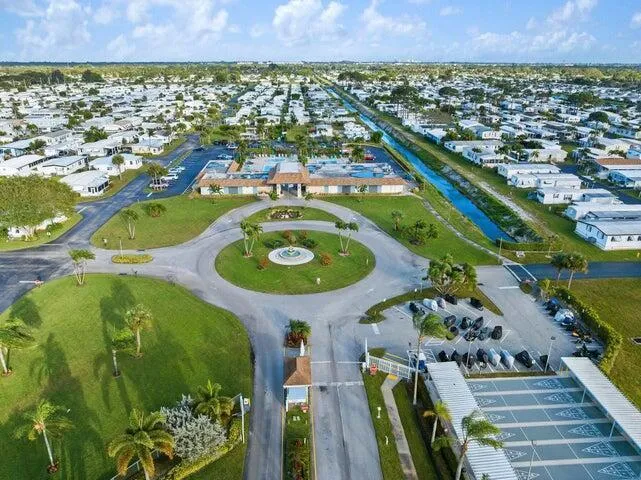 10003 Granada Bay Boynton Beach, FL 33436